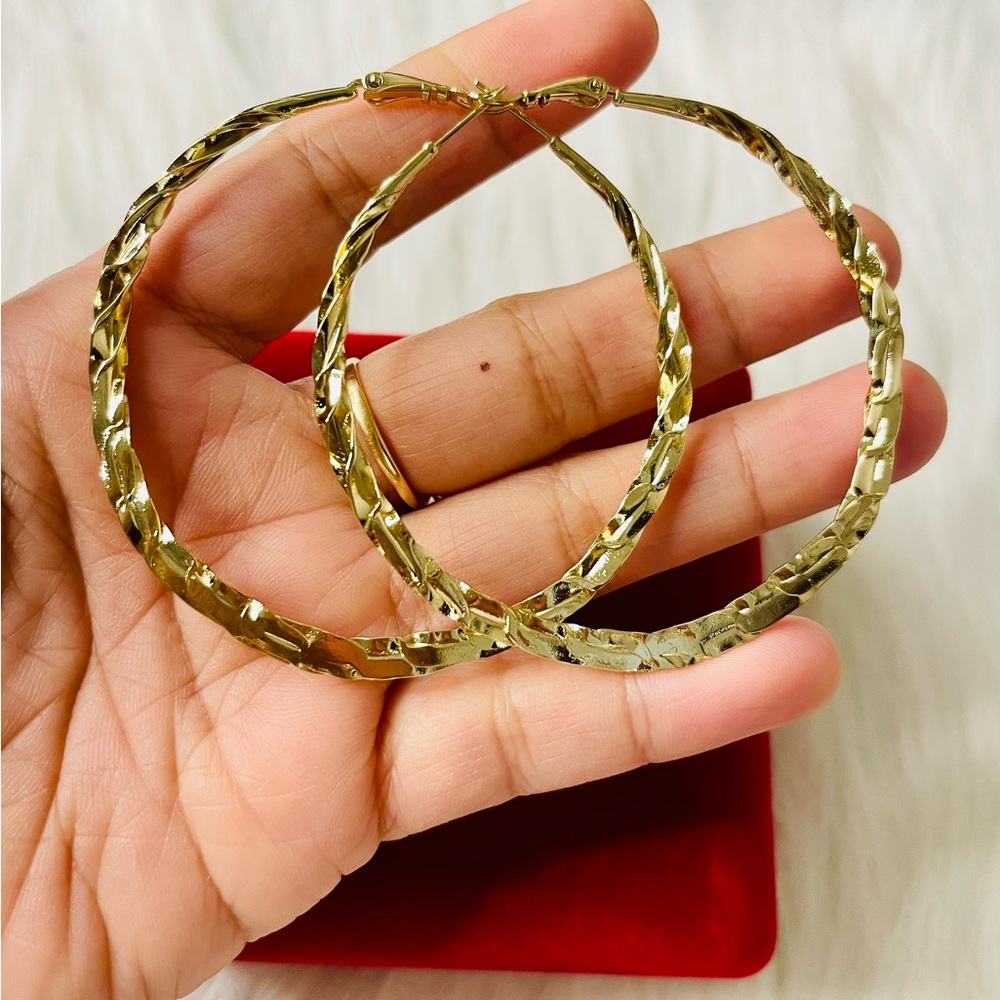 Elegant 14k Gold Filled Hoop Earrings - Picture 2 of 2